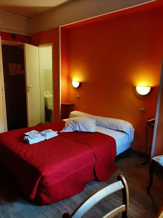 **  Hotel Du Cygne Бове Франция