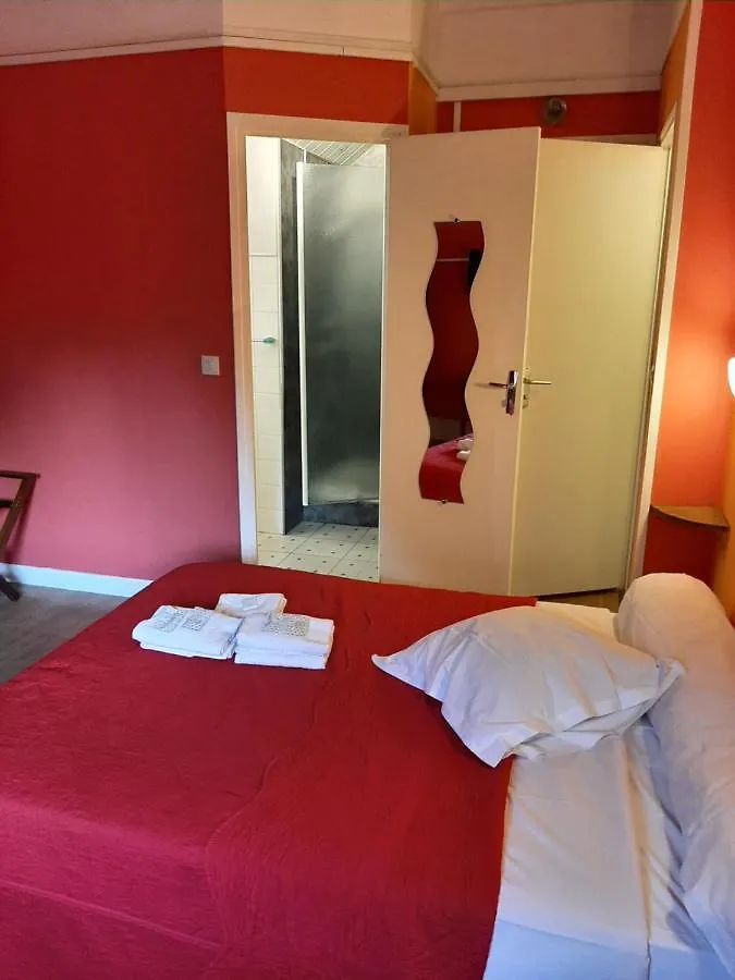 Hotel Du Cygne Бове 2*,