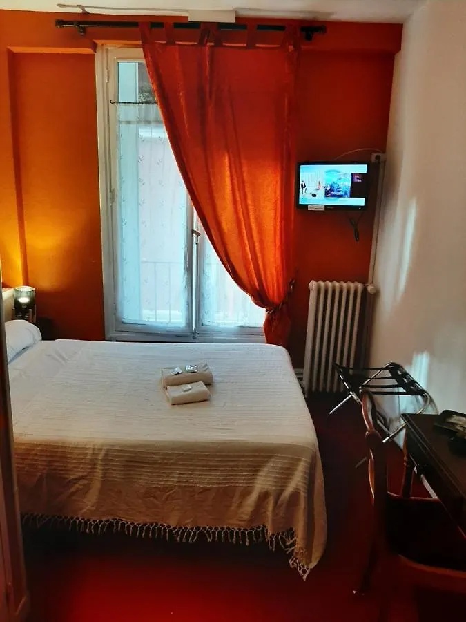 Hotel Du Cygne Бове